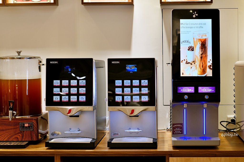 台中南屯︱平祿壽司 台中永順店．迴轉壽司第三家分店，限定口味只有這裡吃得到 @QQ的懶骨頭