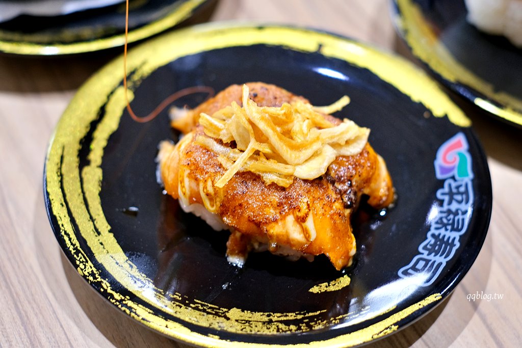 台中南屯︱平祿壽司 台中永順店．迴轉壽司第三家分店，限定口味只有這裡吃得到 @QQ的懶骨頭