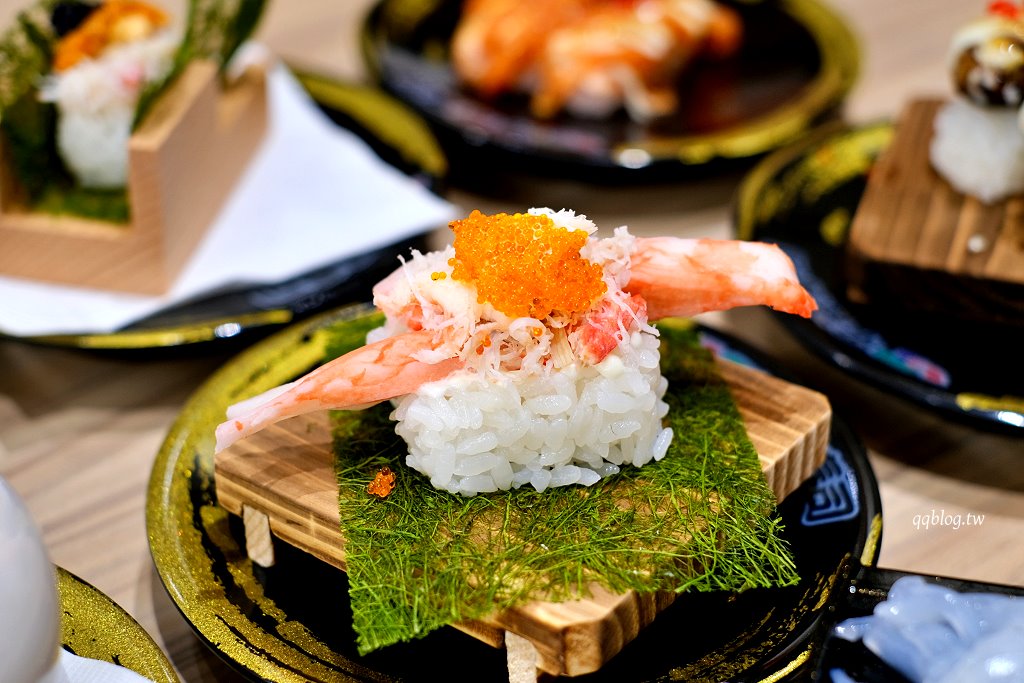 台中南屯︱平祿壽司 台中永順店．迴轉壽司第三家分店，限定口味只有這裡吃得到 @QQ的懶骨頭