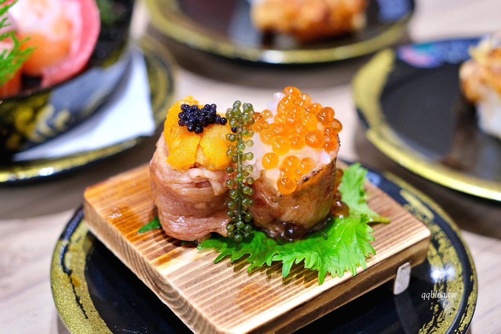 台中南屯︱平祿壽司 台中永順店．迴轉壽司第三家分店，限定口味只有這裡吃得到 @QQ的懶骨頭