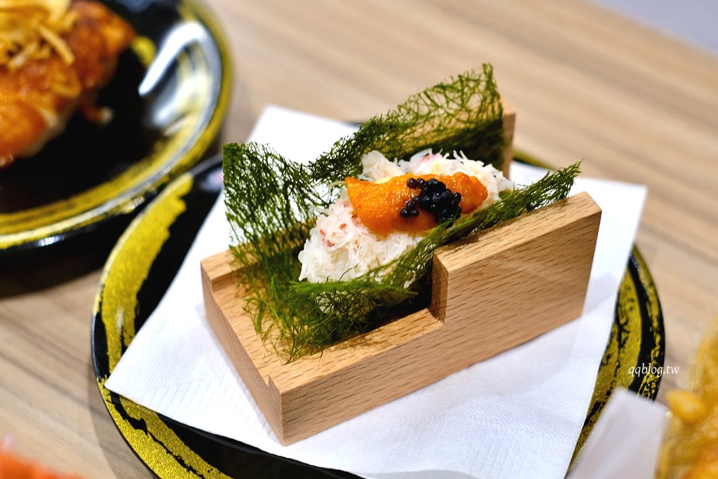 台中南屯︱平祿壽司 台中永順店．迴轉壽司第三家分店，限定口味只有這裡吃得到 @QQ的懶骨頭