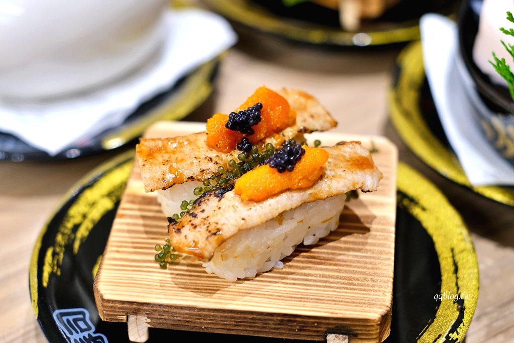 台中南屯︱平祿壽司 台中永順店．迴轉壽司第三家分店，限定口味只有這裡吃得到 @QQ的懶骨頭