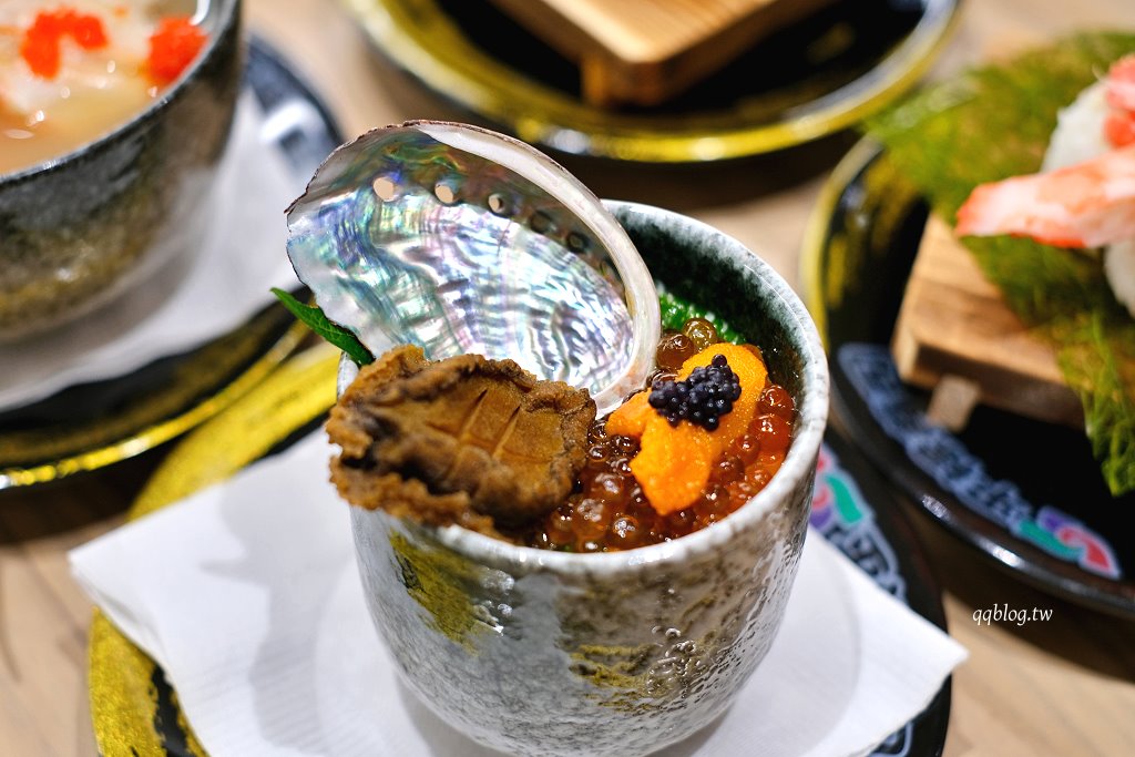 台中南屯︱平祿壽司 台中永順店．迴轉壽司第三家分店，限定口味只有這裡吃得到 @QQ的懶骨頭