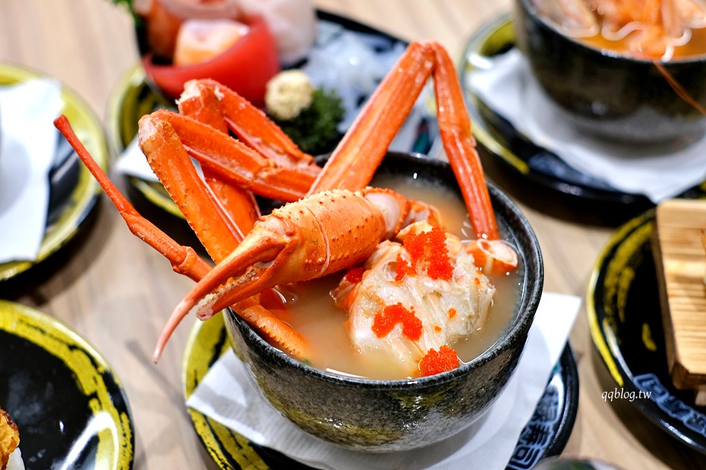 台中南屯︱平祿壽司 台中永順店．迴轉壽司第三家分店，限定口味只有這裡吃得到 @QQ的懶骨頭