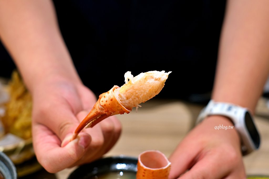 台中南屯︱平祿壽司 台中永順店．迴轉壽司第三家分店，限定口味只有這裡吃得到 @QQ的懶骨頭