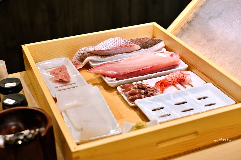 台中南屯︱櫻之舞割烹日本料理．台中低調美味的日本料理，板前坐位欣賞師傅好手藝 @QQ的懶骨頭