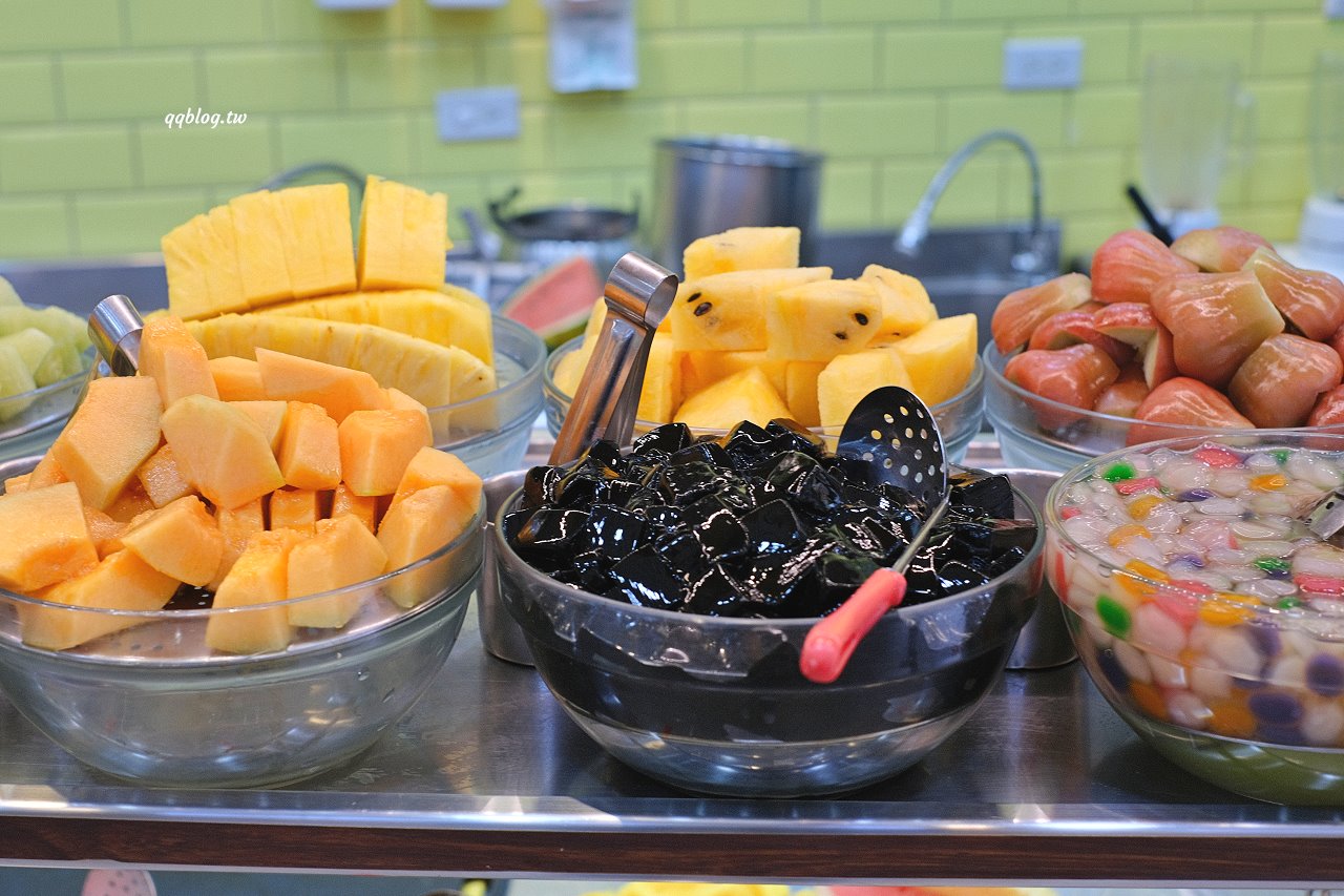 桃園中壢︱鉅大自助冰城．每年只賣六個月的自助冰店，秤重計價，超過30種配料自己選 @QQ的懶骨頭