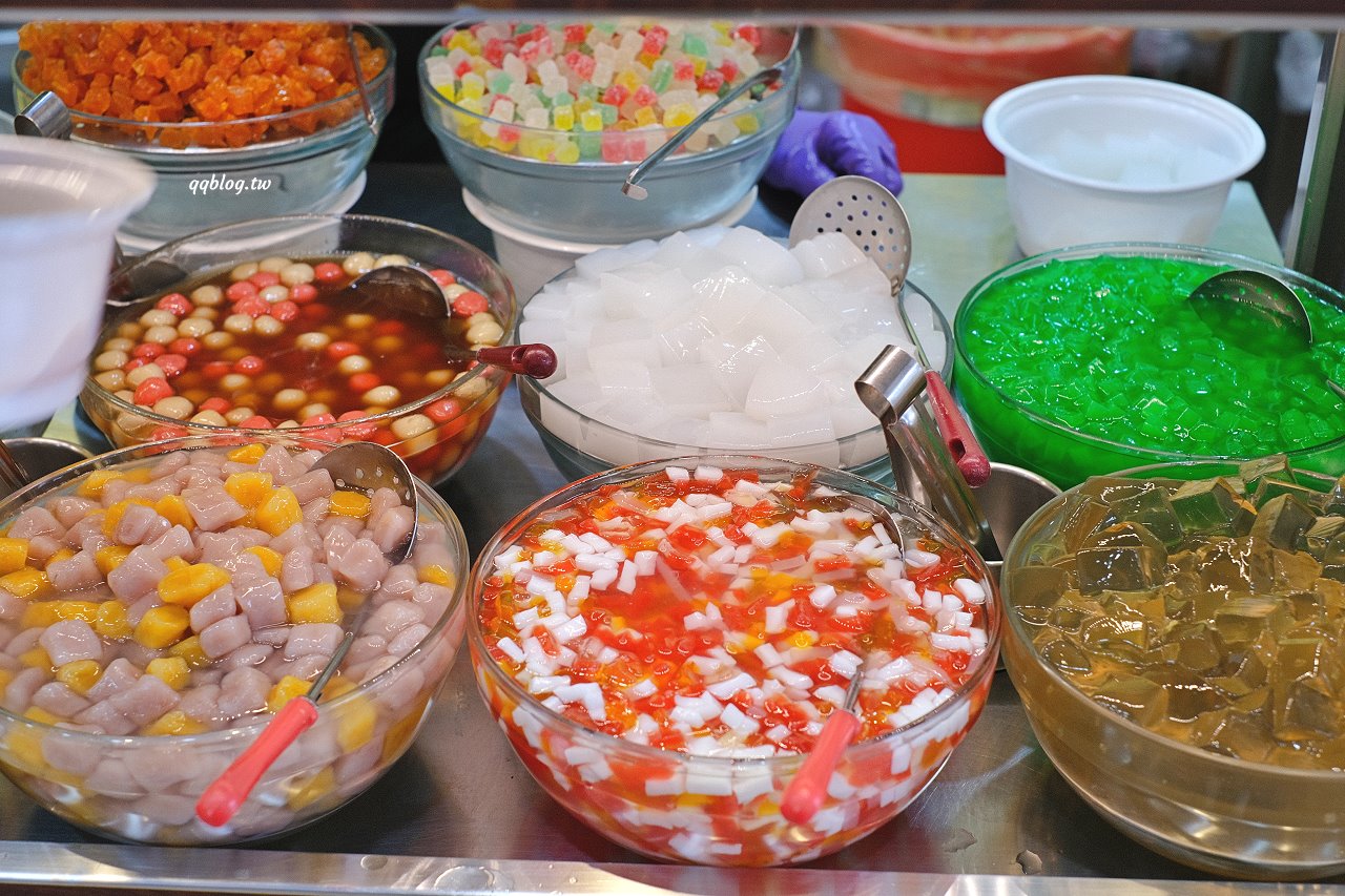 桃園中壢︱鉅大自助冰城．每年只賣六個月的自助冰店，秤重計價，超過30種配料自己選 @QQ的懶骨頭