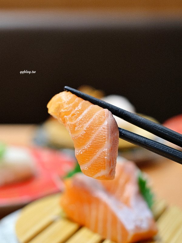 台中西屯︱合點壽司 がってん寿司 台中大遠百店．來自東京崎玉的迴轉壽司，名列日本六大迴轉壽司，新鮮食材口味選擇性多 @QQ的懶骨頭