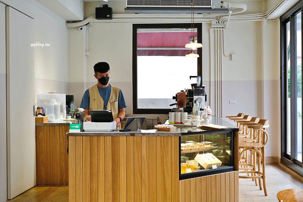 台中西區︱鐵木 Ironwood City．模範街人氣甜點店，選用當季新鮮水果為蛋糕主體 @QQ的懶骨頭