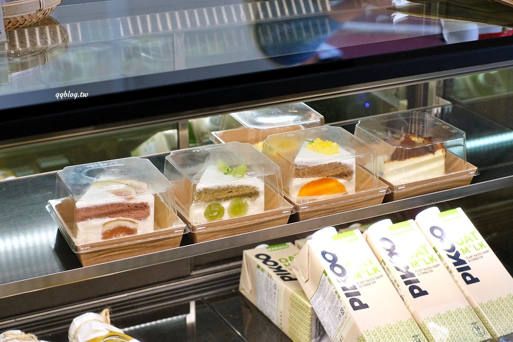 台中西區︱鐵木 Ironwood City.模範街人氣甜點店,選用當季新鮮水果為蛋糕主體 @QQ的懶骨頭 台中西區︱鐵木 Ironwood City.模範街人氣甜點店,選用當季新鮮水果為蛋糕主體 @QQ的懶骨頭