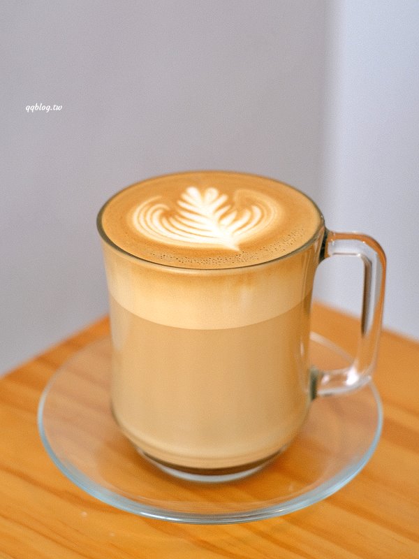 台中西區︱鐵木 Ironwood City．模範街人氣甜點店，選用當季新鮮水果為蛋糕主體 @QQ的懶骨頭