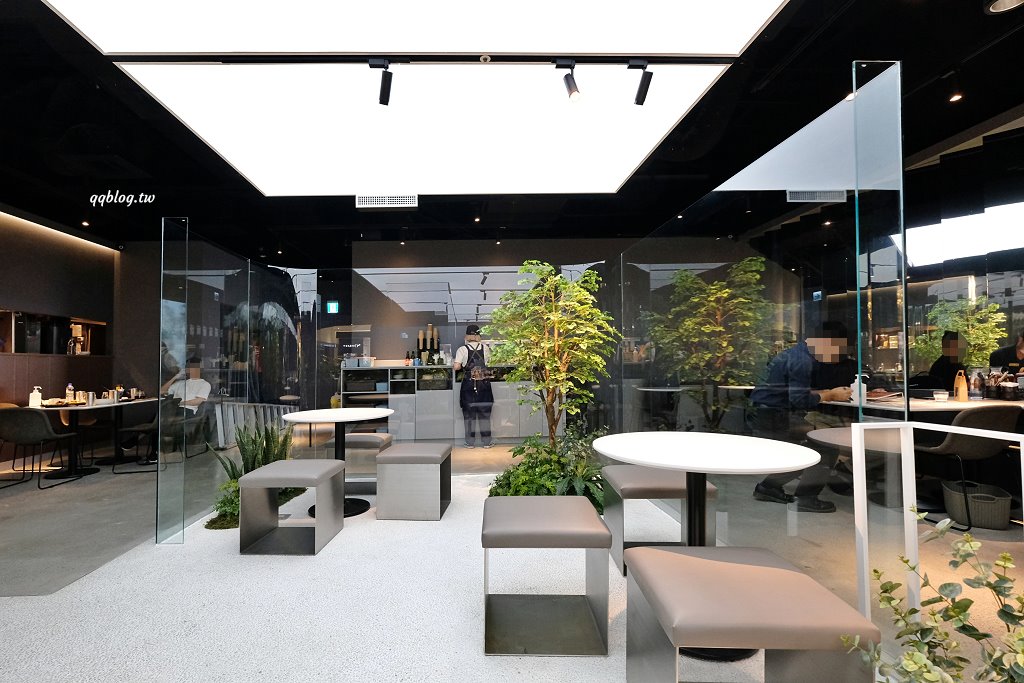 台中南屯︱貳樓@秀泰文心店．充滿未來感的森林系早午餐，好吃又好拍 @QQ的懶骨頭