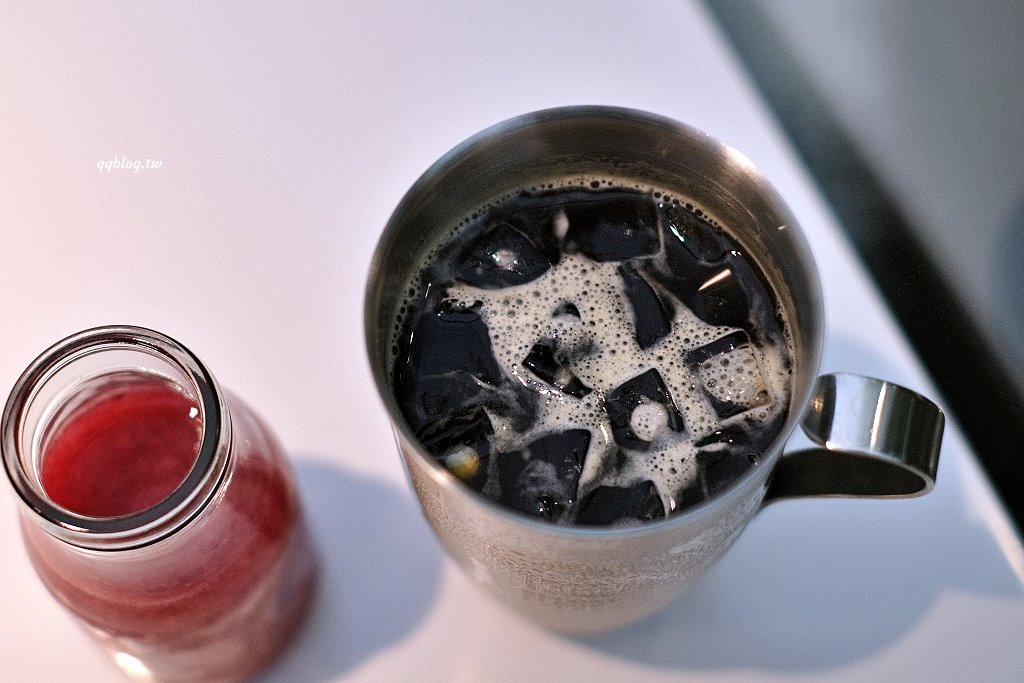 台中南屯︱貳樓@秀泰文心店．充滿未來感的森林系早午餐，好吃又好拍 @QQ的懶骨頭