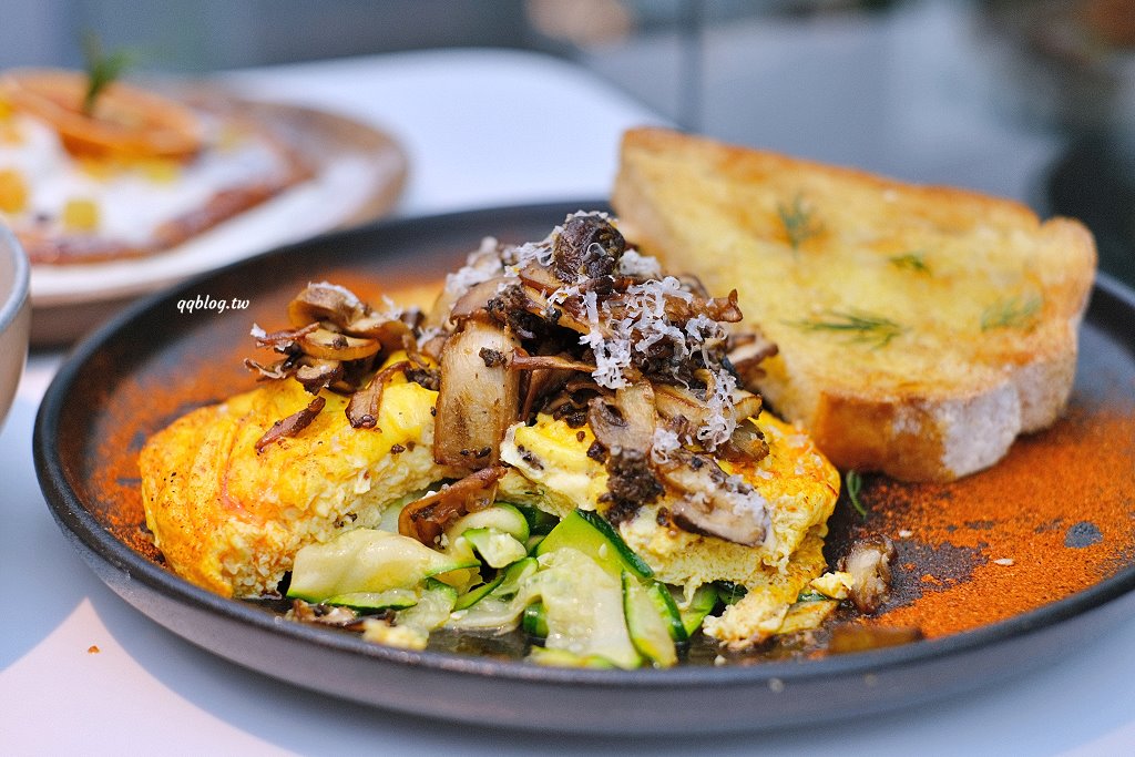 台中南屯︱貳樓@秀泰文心店．充滿未來感的森林系早午餐，好吃又好拍 @QQ的懶骨頭