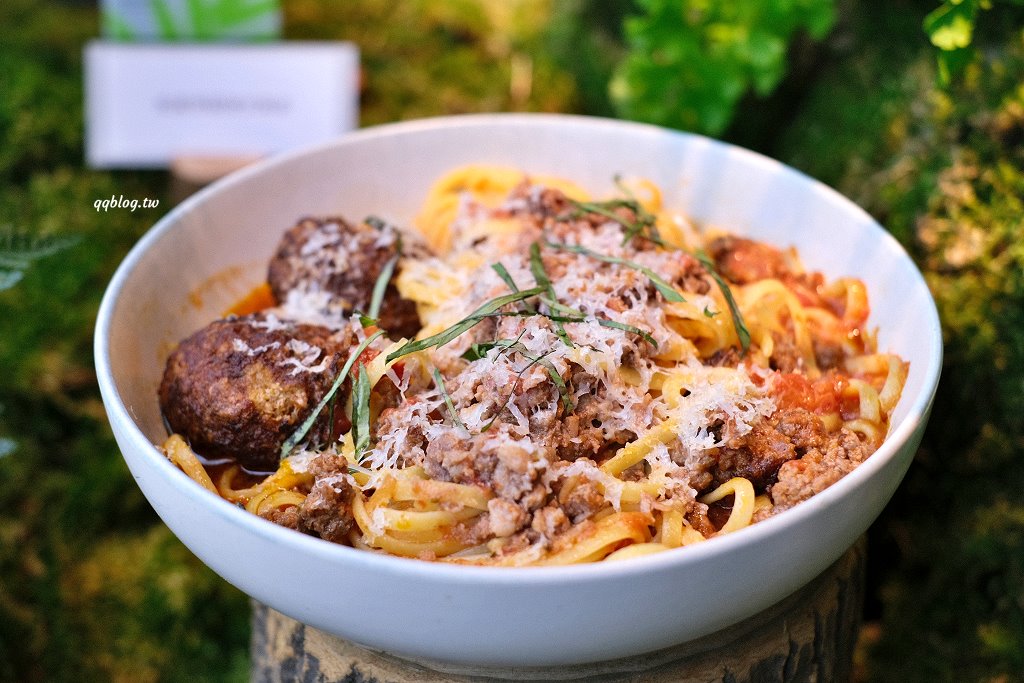 台中南屯︱貳樓@秀泰文心店．充滿未來感的森林系早午餐，好吃又好拍 @QQ的懶骨頭