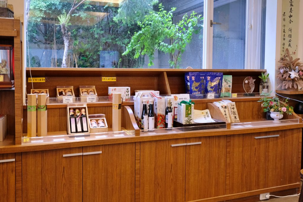 台東︱陳記麻糬．營業將近90年的排隊美食，招牌的旗魚麻糬必買 @QQ的懶骨頭