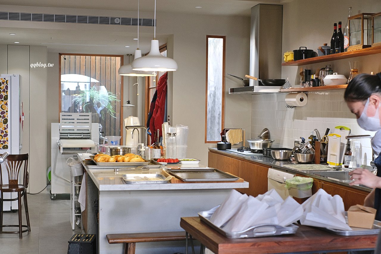 台中西屯︱美滿商店．結合麵包與選物的複合式商店，每月營業時間在IG公布，近逢甲商圈、新光三越 @QQ的懶骨頭