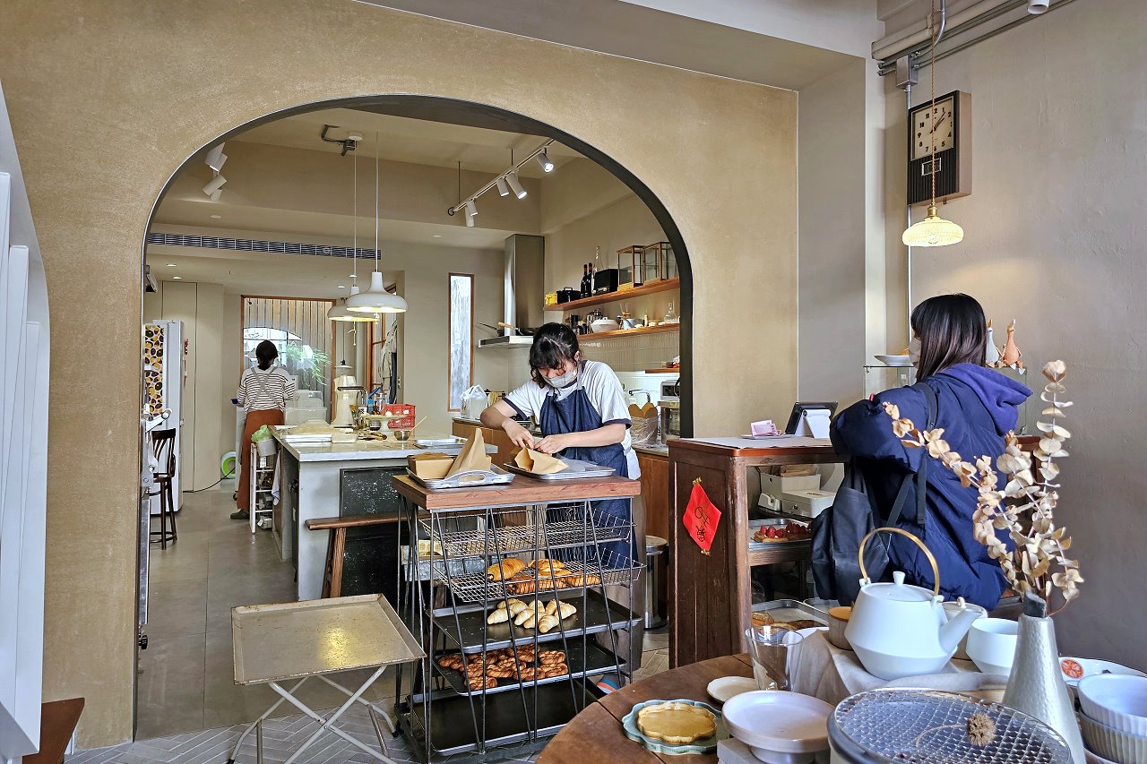 台中西屯︱美滿商店．結合麵包與選物的複合式商店，每月營業時間在IG公布，近逢甲商圈、新光三越 @QQ的懶骨頭