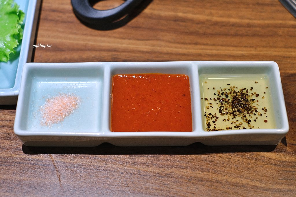 台中東區︱姜滿堂．豆府集團旗下燒肉品牌，標榜正宗韓國直火燒肉，生菜、小菜吃到飽 @QQ的懶骨頭