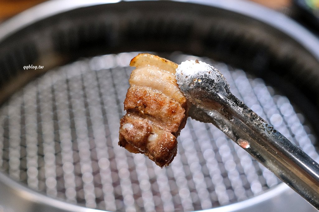台中東區︱姜滿堂．豆府集團旗下燒肉品牌，標榜正宗韓國直火燒肉，生菜、小菜吃到飽 @QQ的懶骨頭