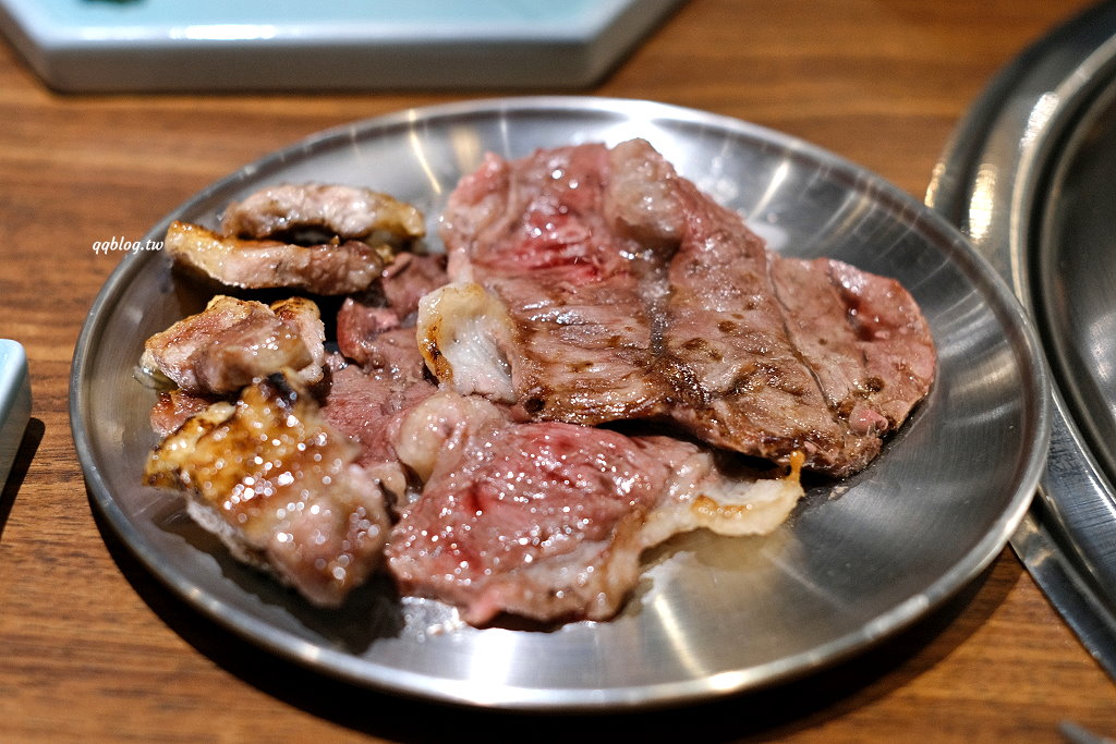 台中東區︱姜滿堂．豆府集團旗下燒肉品牌，標榜正宗韓國直火燒肉，生菜、小菜吃到飽 @QQ的懶骨頭