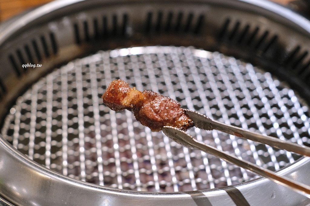 台中東區︱姜滿堂．豆府集團旗下燒肉品牌，標榜正宗韓國直火燒肉，生菜、小菜吃到飽 @QQ的懶骨頭