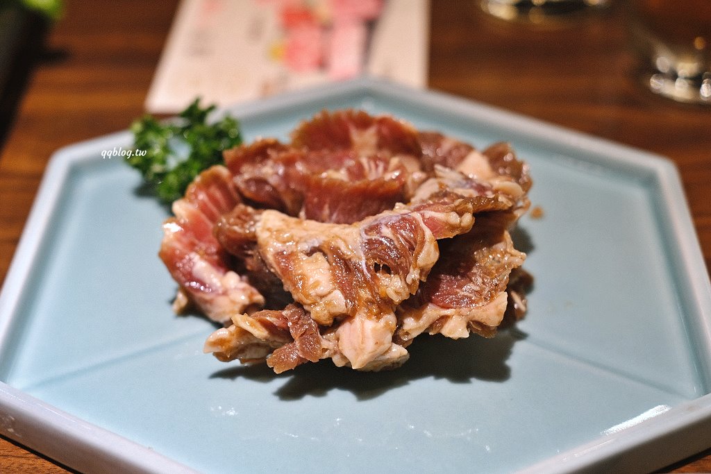 台中東區︱姜滿堂．豆府集團旗下燒肉品牌，標榜正宗韓國直火燒肉，生菜、小菜吃到飽 @QQ的懶骨頭
