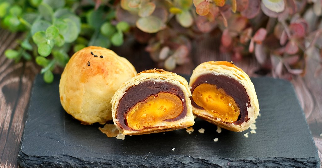 彰化︱不二坊．彰化超人氣排隊美食，皮薄酥香好入口，越到中秋越難買到 @QQ的懶骨頭