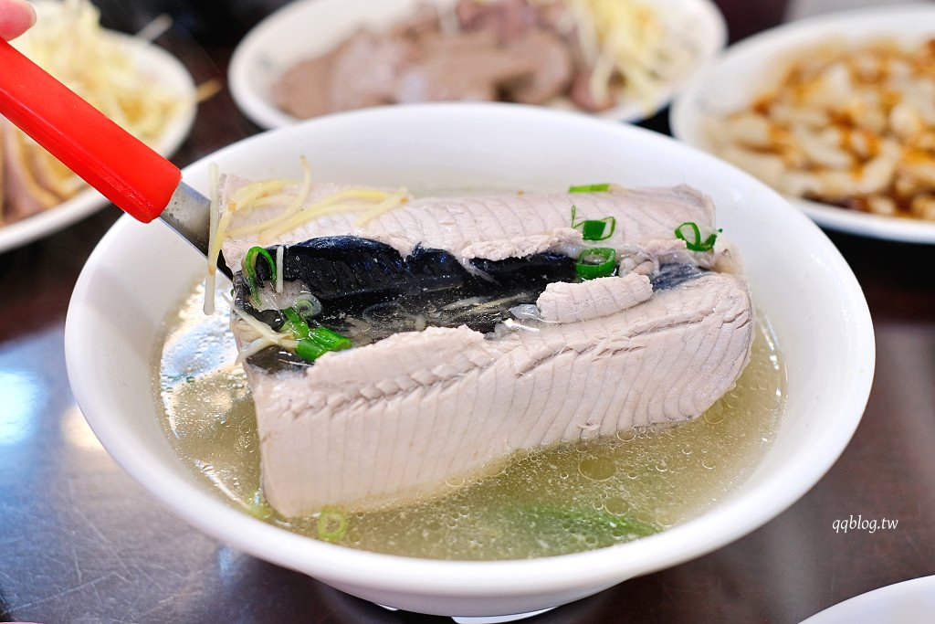 苗栗卓蘭︱阿榮鵝肉店．在地人氣鵝肉店，只營業中午生意就好到爆 @QQ的懶骨頭