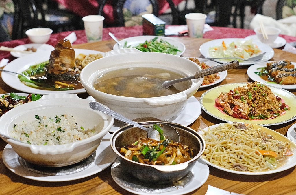 台中南屯︱八卦窯餐廳．在磚窯裡品嚐熱炒料理，招牌菜色金字塔一刀肉、心知肚明需提早二天預訂 @QQ的懶骨頭