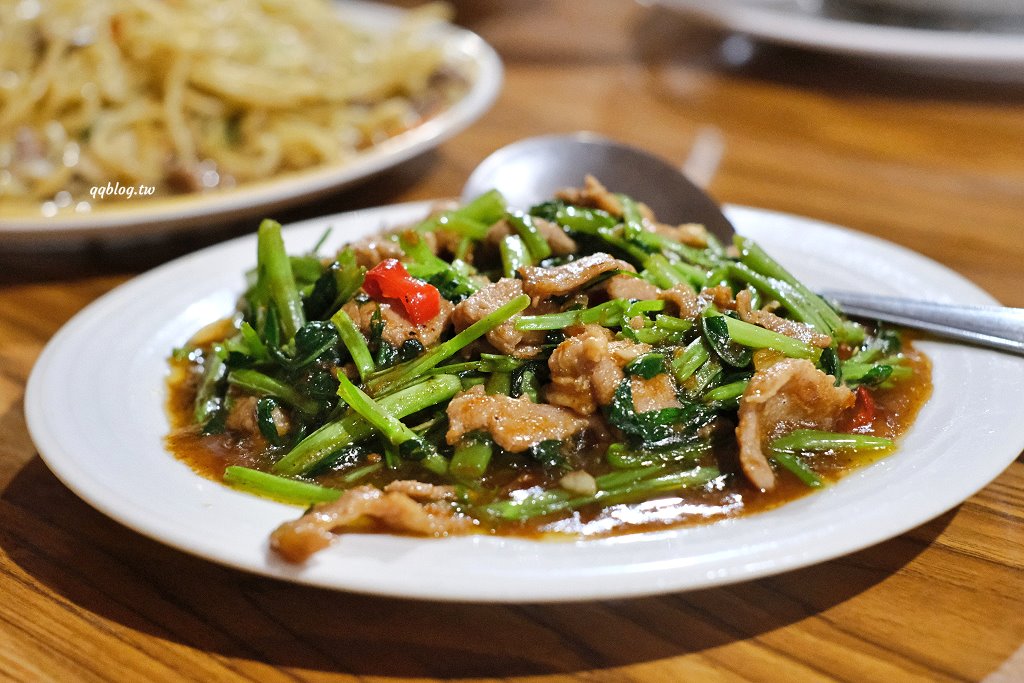 台中南屯︱八卦窯餐廳．在磚窯裡品嚐熱炒料理，招牌菜色金字塔一刀肉、心知肚明需提早二天預訂 @QQ的懶骨頭