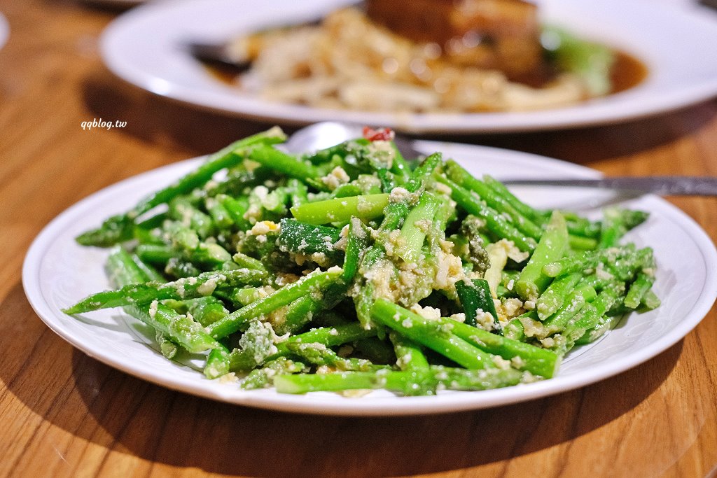 台中南屯︱八卦窯餐廳．在磚窯裡品嚐熱炒料理，招牌菜色金字塔一刀肉、心知肚明需提早二天預訂 @QQ的懶骨頭