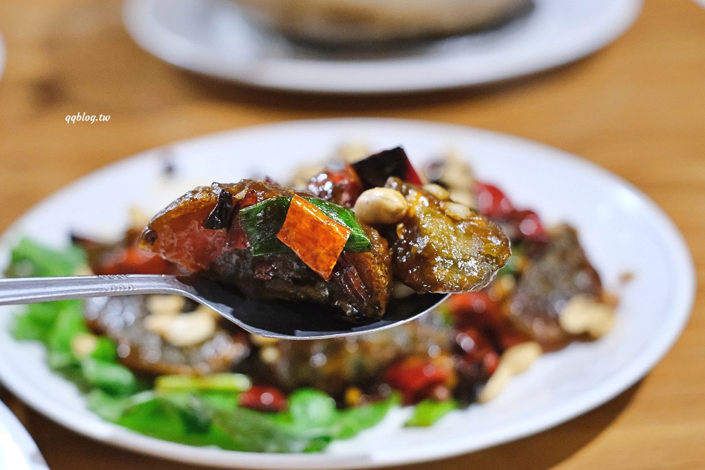 台中南屯︱八卦窯餐廳．在磚窯裡品嚐熱炒料理，招牌菜色金字塔一刀肉、心知肚明需提早二天預訂 @QQ的懶骨頭