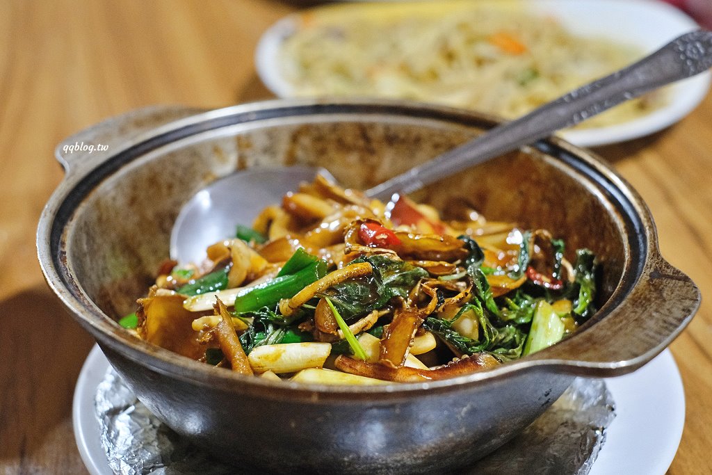 台中南屯︱八卦窯餐廳．在磚窯裡品嚐熱炒料理，招牌菜色金字塔一刀肉、心知肚明需提早二天預訂 @QQ的懶骨頭