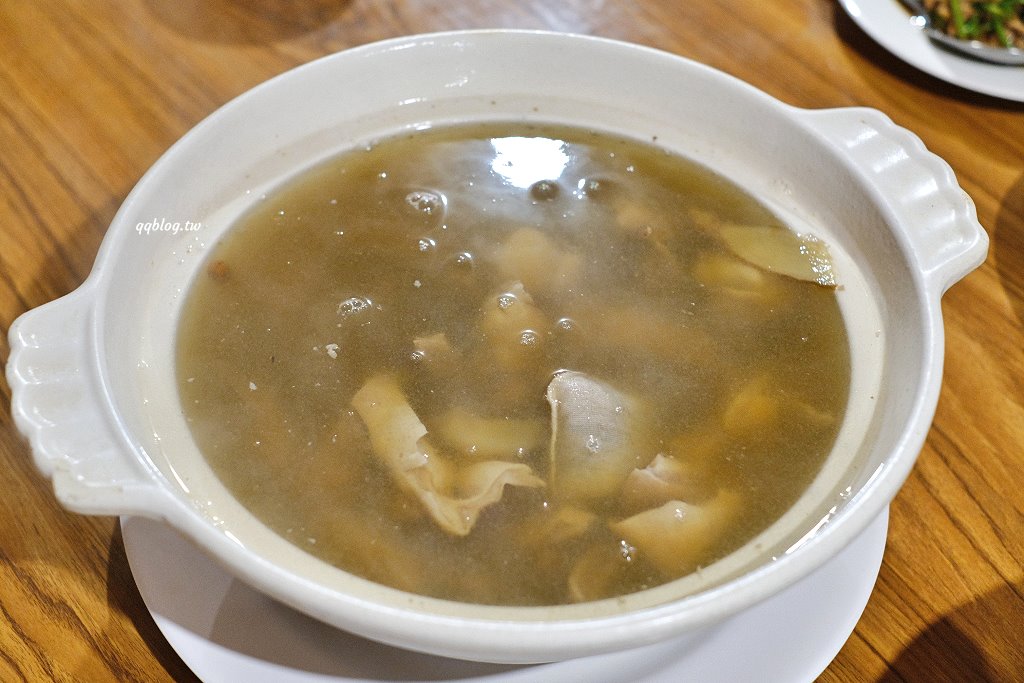 台中南屯︱八卦窯餐廳．在磚窯裡品嚐熱炒料理，招牌菜色金字塔一刀肉、心知肚明需提早二天預訂 @QQ的懶骨頭