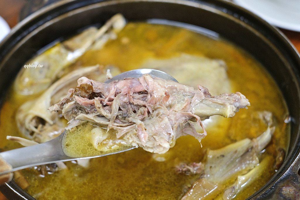 苗栗三義︱大眾庭園客家小館．招牌燜鴨一鴨二吃，乾筍滷封肉也很邪惡，三義餐廳推薦 @QQ的懶骨頭