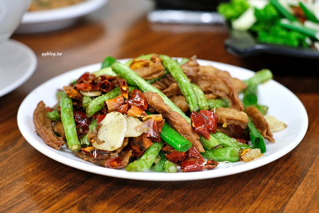 苗栗三義︱大眾庭園客家小館．招牌燜鴨一鴨二吃，乾筍滷封肉也很邪惡，三義餐廳推薦 @QQ的懶骨頭