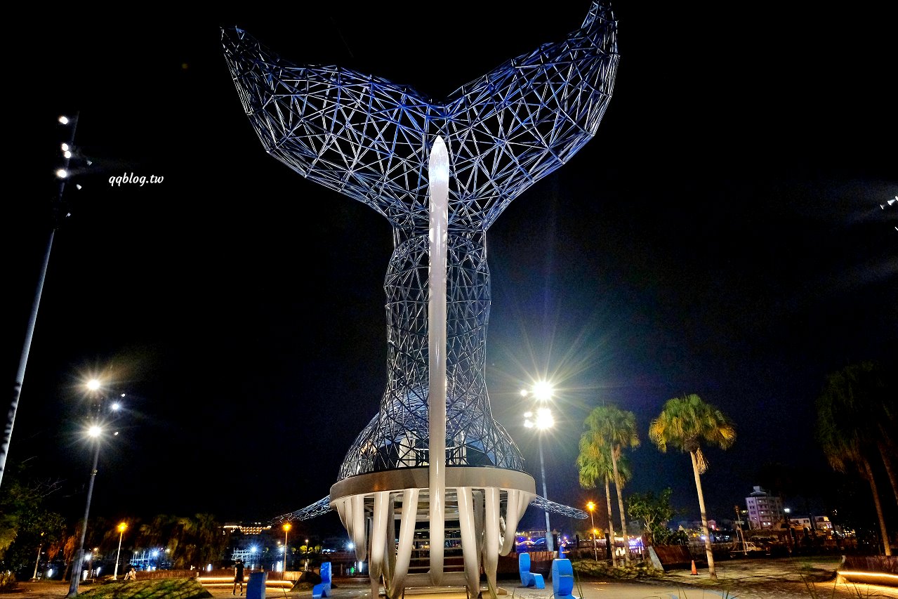 台南安平︱大魚的祝福．超美的鯨魚造型裝置藝術，白天、夜晚各有不同的風景 @QQ的懶骨頭