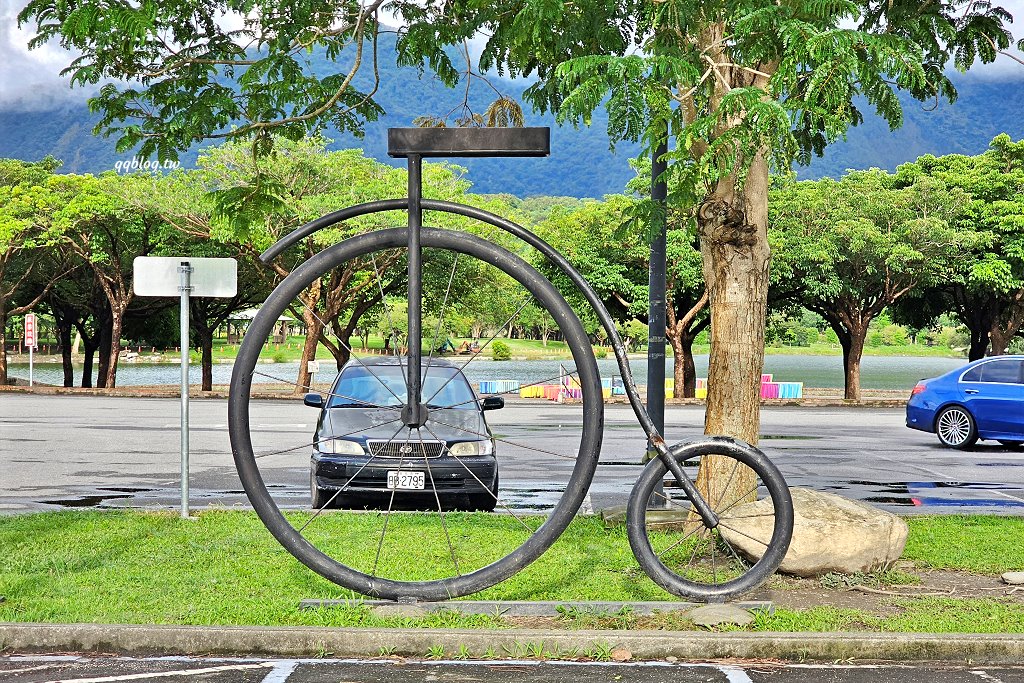 台東池上︱大波池．騎著腳踏車或是散散步，欣賞美麗的湖畔景色，悠閒的慢慢遊 @QQ的懶骨頭