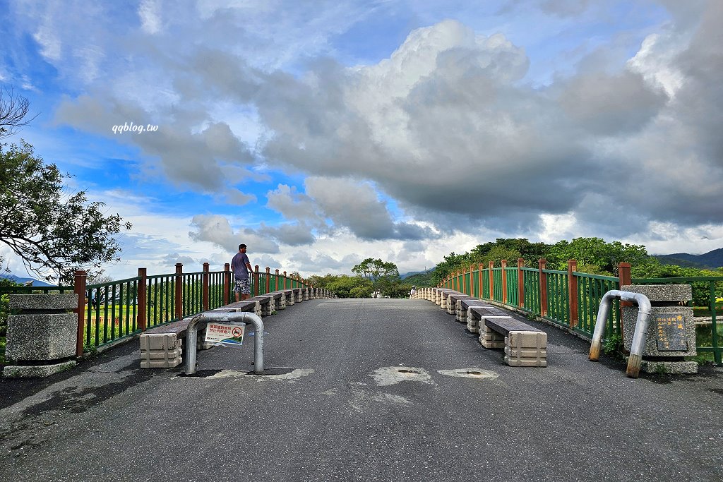 台東池上︱大波池．騎著腳踏車或是散散步，欣賞美麗的湖畔景色，悠閒的慢慢遊 @QQ的懶骨頭