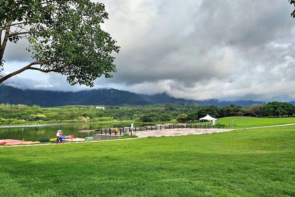 台東池上︱大波池．騎著腳踏車或是散散步，欣賞美麗的湖畔景色，悠閒的慢慢遊 @QQ的懶骨頭