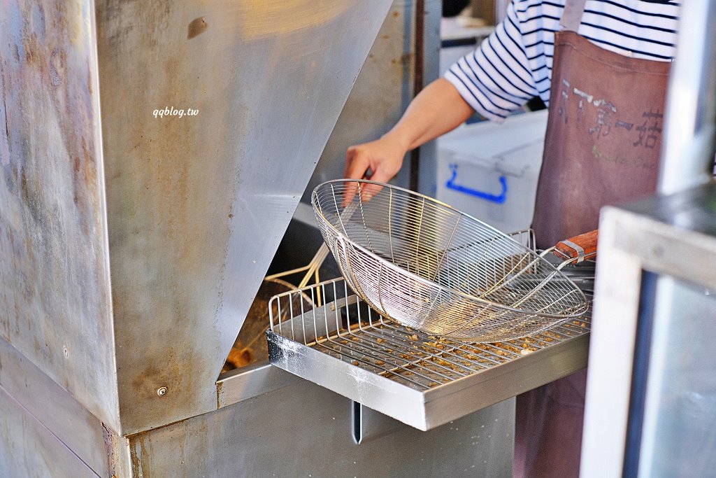 台中新社︱天下第一菇．一次品嚐四種酥炸鮮菇，酥脆鹹香又涮嘴 @QQ的懶骨頭