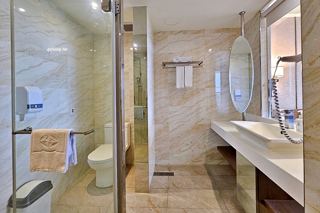 台東住宿︱凱旋星光酒店．台東最靠海的飯店，24小時點心吧，離各個景點都很方便 @QQ的懶骨頭