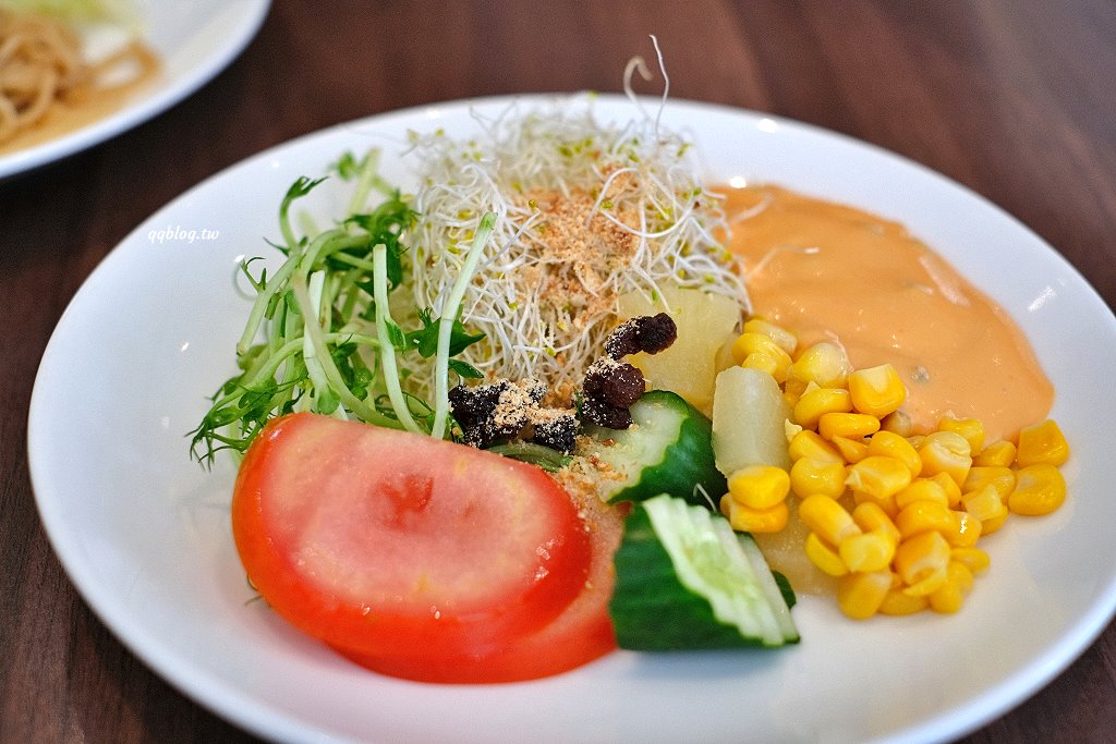 台東住宿︱凱旋星光酒店．台東最靠海的飯店，24小時點心吧，離各個景點都很方便 @QQ的懶骨頭