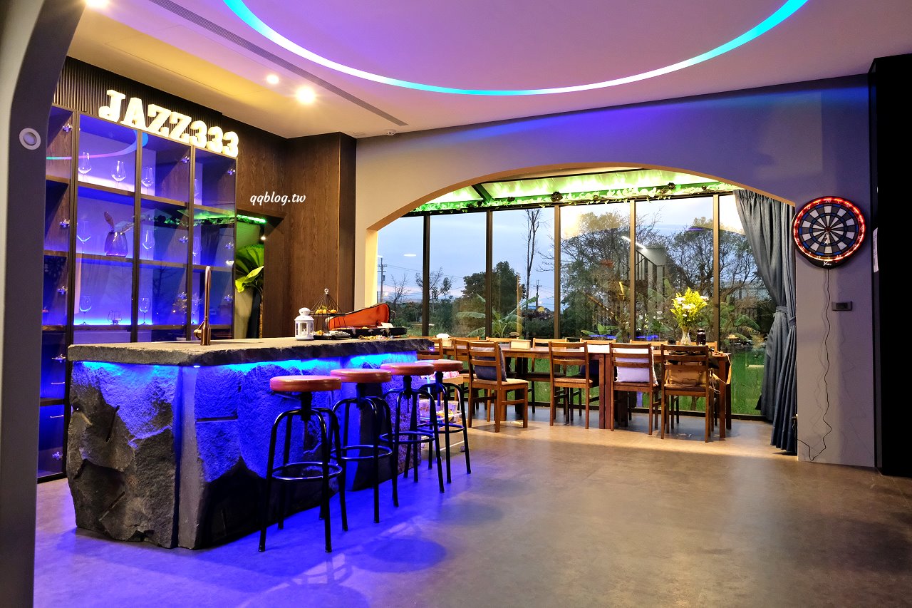 宜蘭冬山︱爵士333 頂級Villa．被田園環繞的宜蘭最新包棟民宿，唯美的星空網美泡澡房、KTV歡唱，冬山河住宿推薦 @QQ的懶骨頭