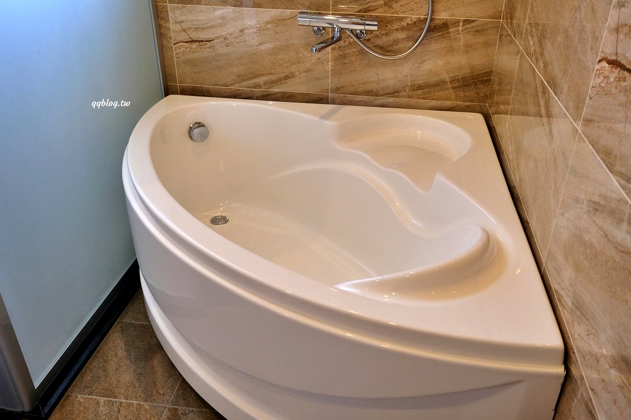 宜蘭冬山︱爵士333 頂級Villa．被田園環繞的宜蘭最新包棟民宿，唯美的星空網美泡澡房、KTV歡唱，冬山河住宿推薦 @QQ的懶骨頭