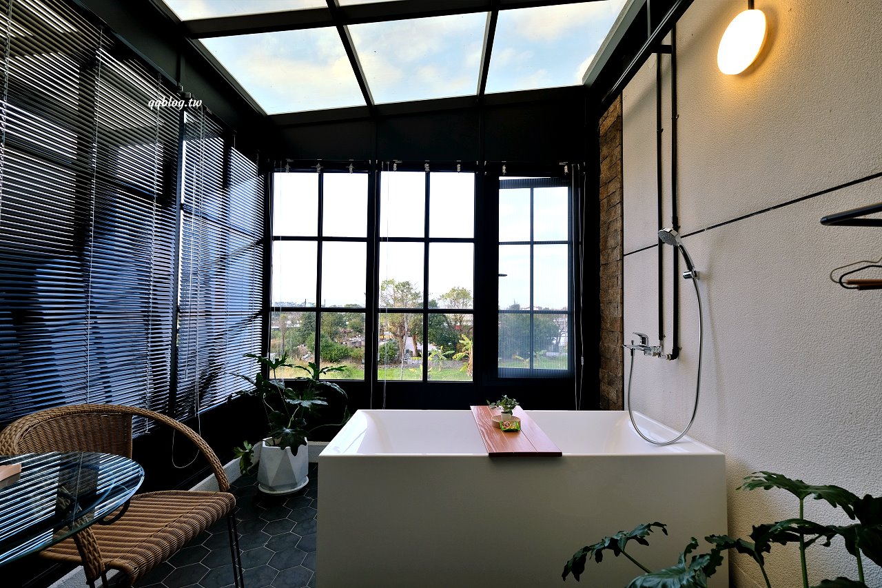 宜蘭冬山︱爵士333 頂級Villa．被田園環繞的宜蘭最新包棟民宿，唯美的星空網美泡澡房、KTV歡唱，冬山河住宿推薦 @QQ的懶骨頭