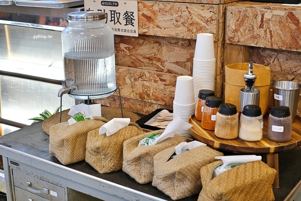 南投埔里︱山上山下.IG爆紅的日式咖哩,價格偏高、口味中規中矩 @QQ的懶骨頭 南投埔里︱山上山下.IG爆紅的日式咖哩,價格偏高、口味中規中矩 @QQ的懶骨頭