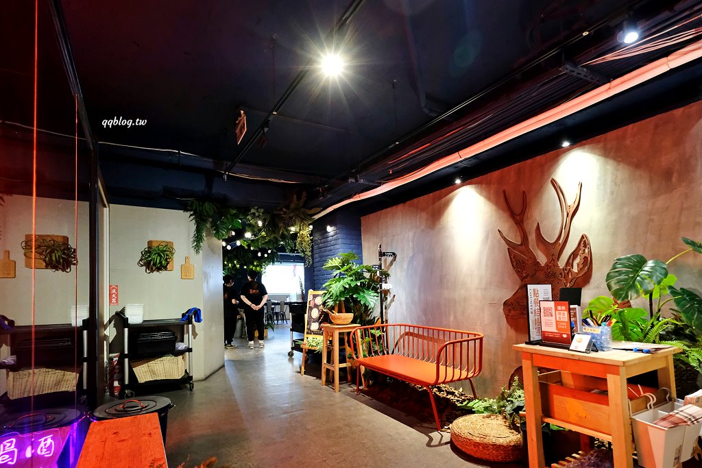 台中北區︱8德司創意餐館．8層蒸籠堆疊成一座101海鮮塔，IG爆紅美食 @QQ的懶骨頭